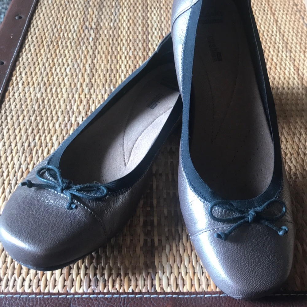 Clark’s flats size 9